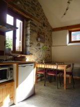 Un beau gîte bien aménagé et équipé Un gîte de montagne accueillant et confortable, bien équipé et lumineux.